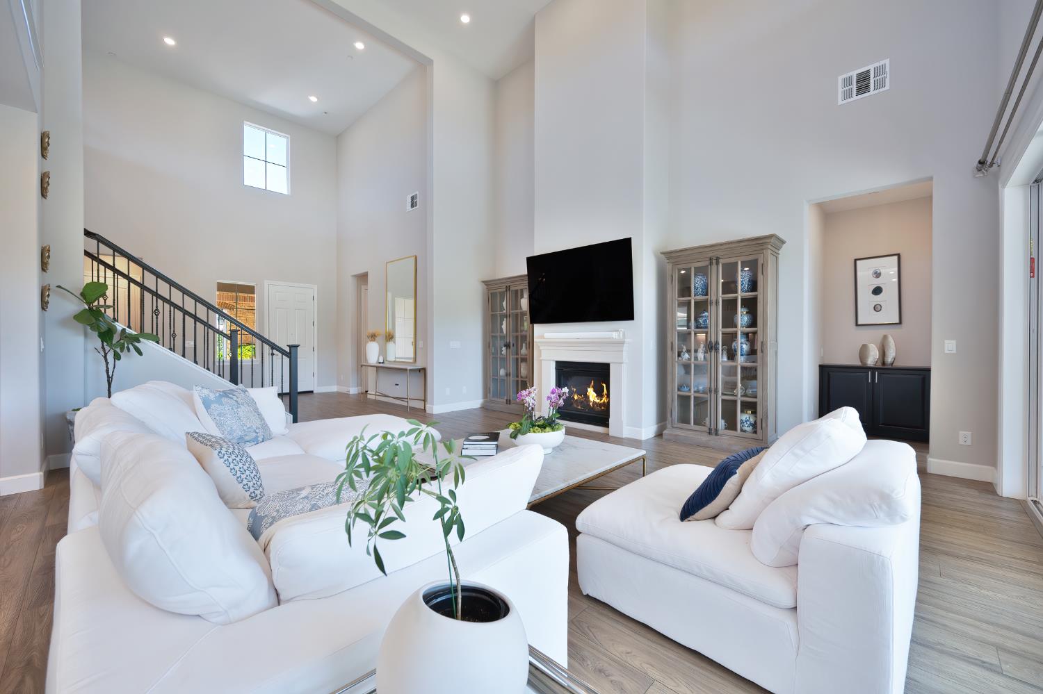 1014 Hogarth Way