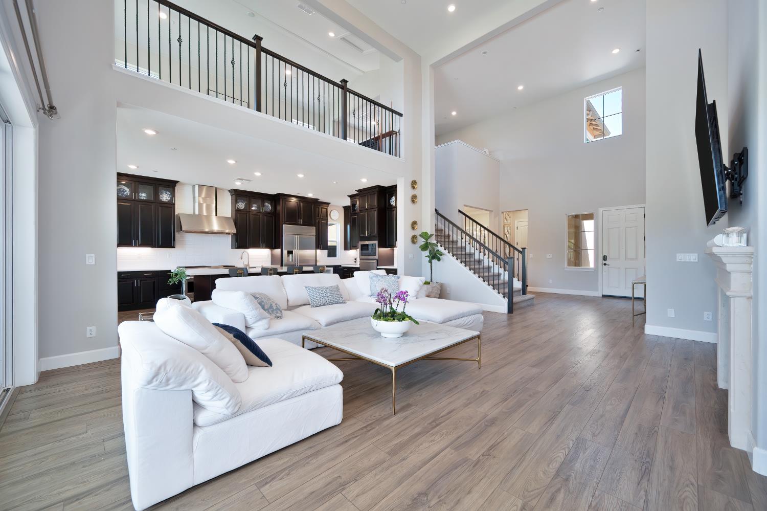 1014 Hogarth Way