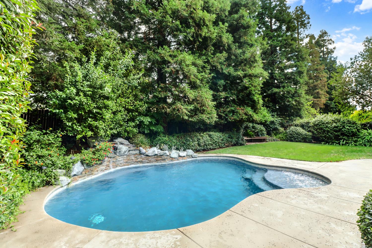 9467 Monte Cresta Way