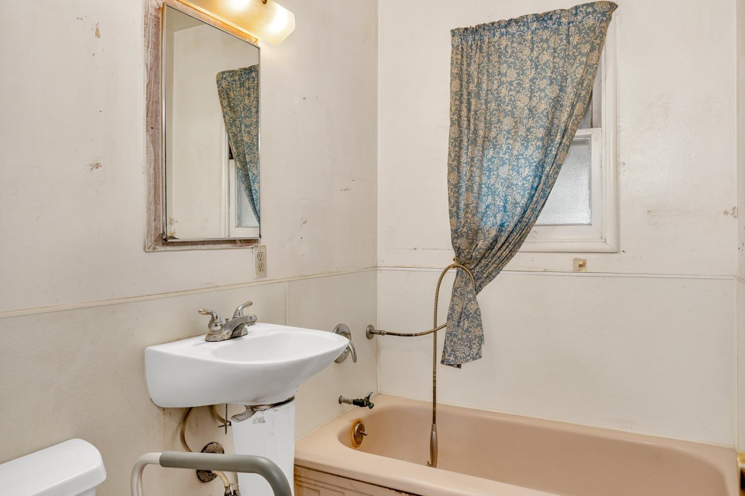 Dos Palos, California 93620, United States, 4 Bedrooms Bedrooms, ,2 BathroomsBathrooms,Residential,Active,61721