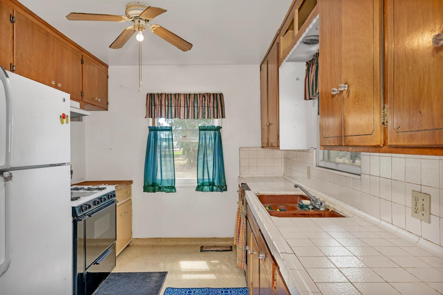 Dos Palos, California 93620, United States, 4 Bedrooms Bedrooms, ,2 BathroomsBathrooms,Residential,Active,61721