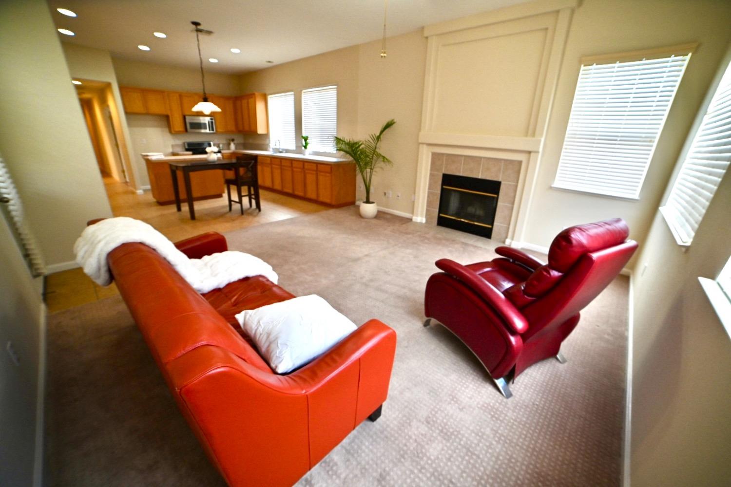 Stockton, California 95209, United States, 3 Bedrooms Bedrooms, ,3 BathroomsBathrooms,Residential,Pending,90319