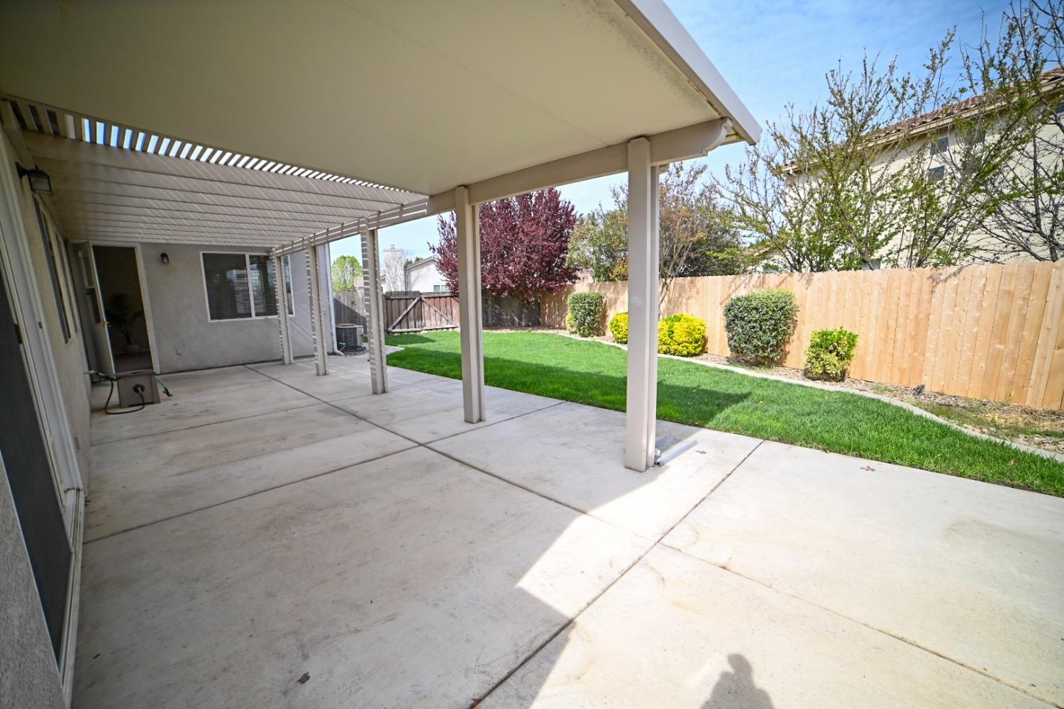 Stockton, California 95209, United States, 3 Bedrooms Bedrooms, ,3 BathroomsBathrooms,Residential,Pending,90319