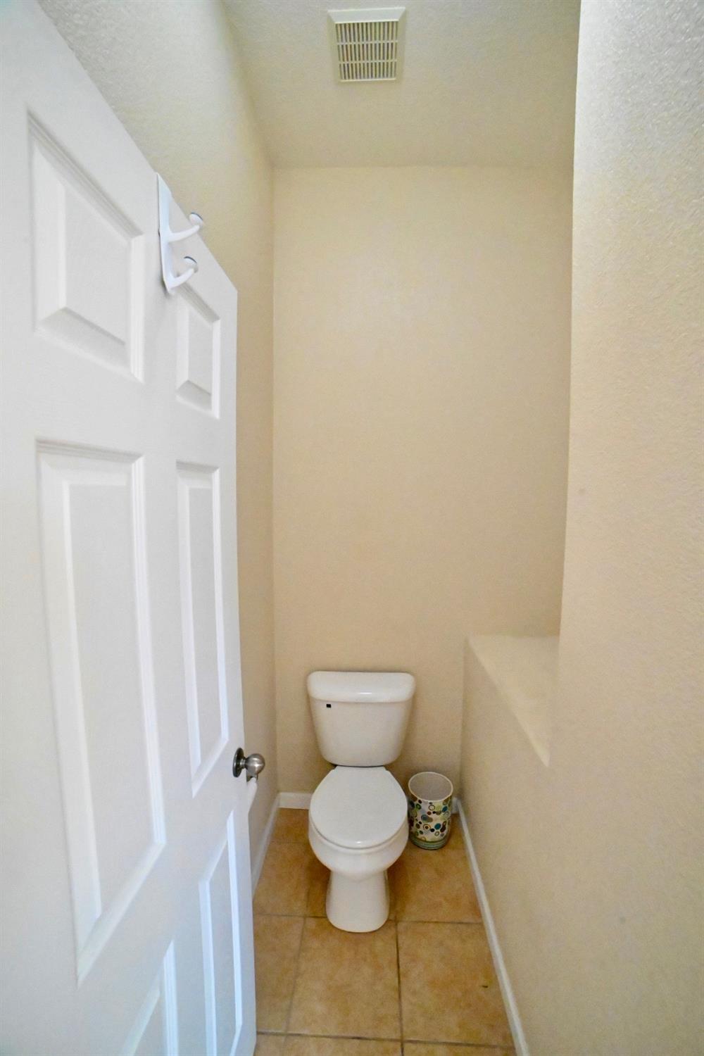 Stockton, California 95209, United States, 3 Bedrooms Bedrooms, ,3 BathroomsBathrooms,Residential,Pending,90319