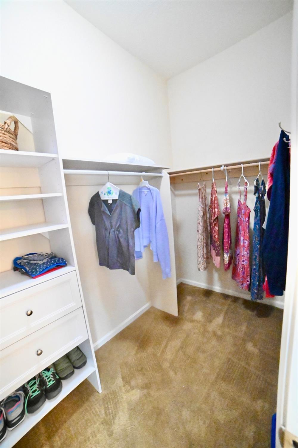 Stockton, California 95209, United States, 3 Bedrooms Bedrooms, ,3 BathroomsBathrooms,Residential,Pending,90319