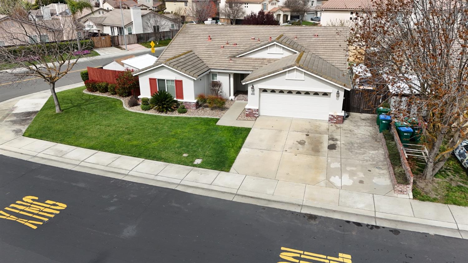 Stockton, California 95209, United States, 3 Bedrooms Bedrooms, ,3 BathroomsBathrooms,Residential,Pending,90319