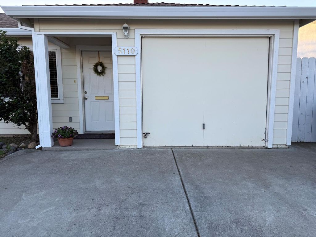 Photo of 5110 5110 Alcott Dr, Sacramento, CA 95820 (MLS # 226015729)