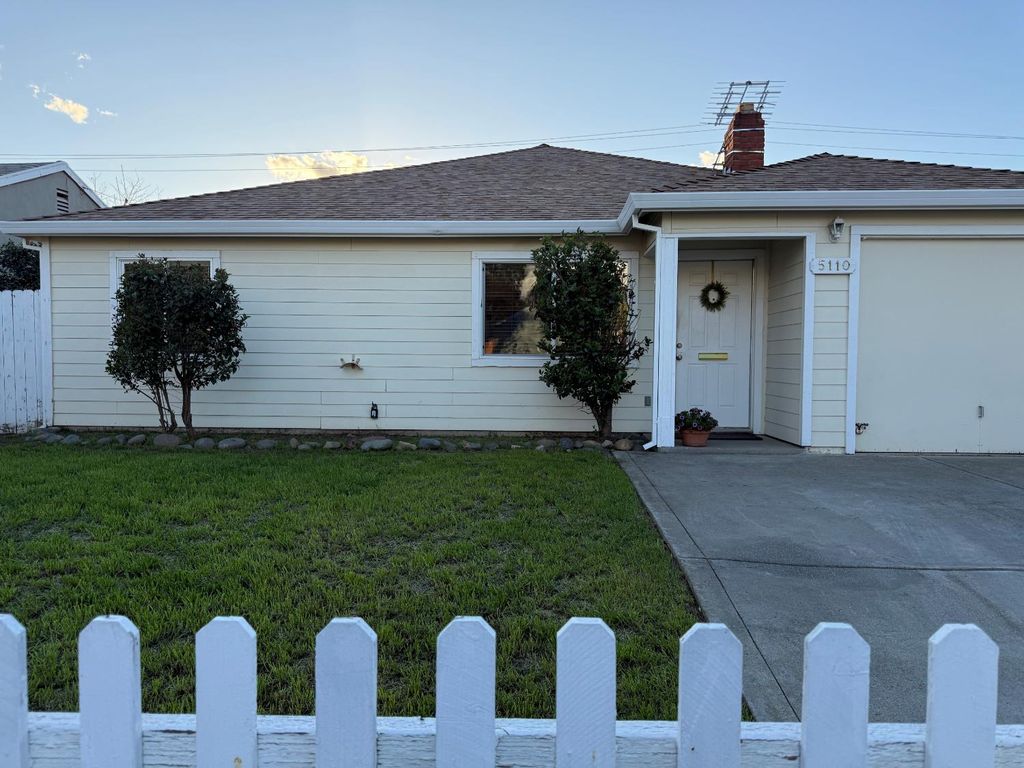 Photo of 5110 5110 Alcott Dr, Sacramento, CA 95820 (MLS # 226015729)