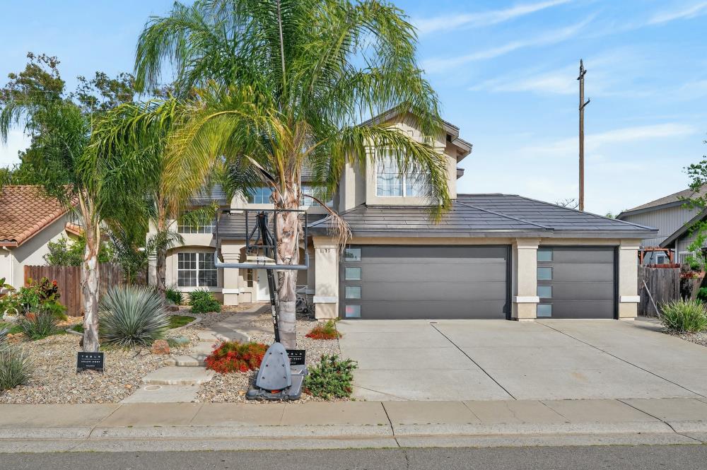 1177 Amberhill Avenue