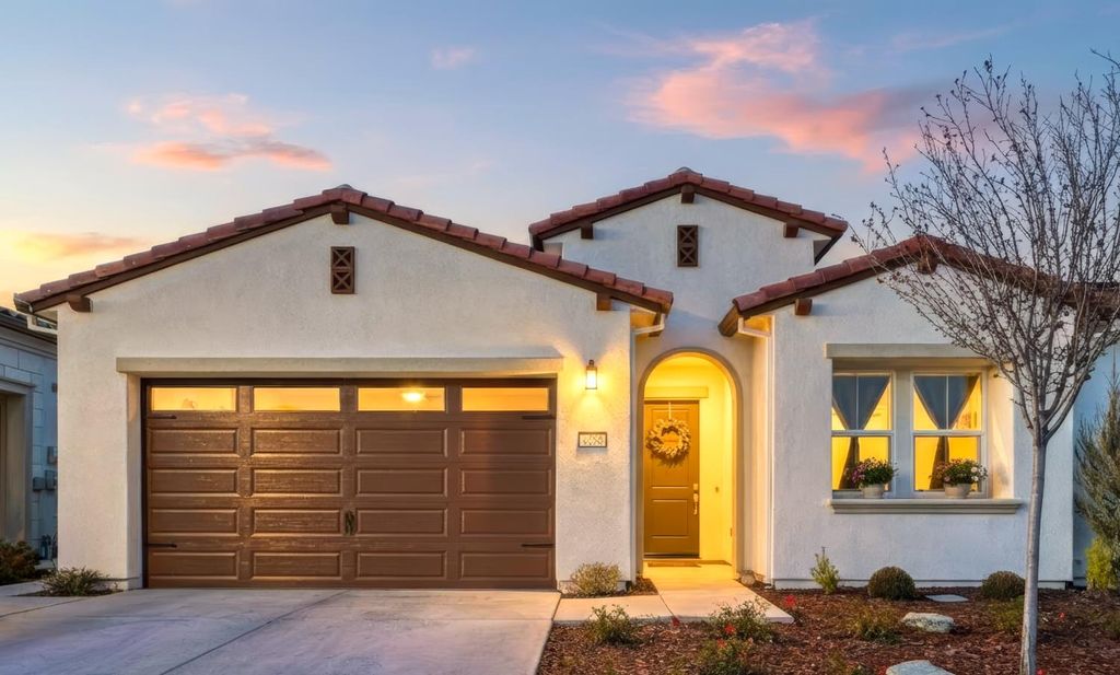 Photo of 4256 Eagle View Way, Folsom, CA 95630 (MLS # 226018265)