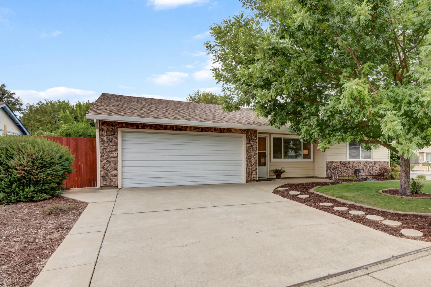 3916 Bairnsdale Way