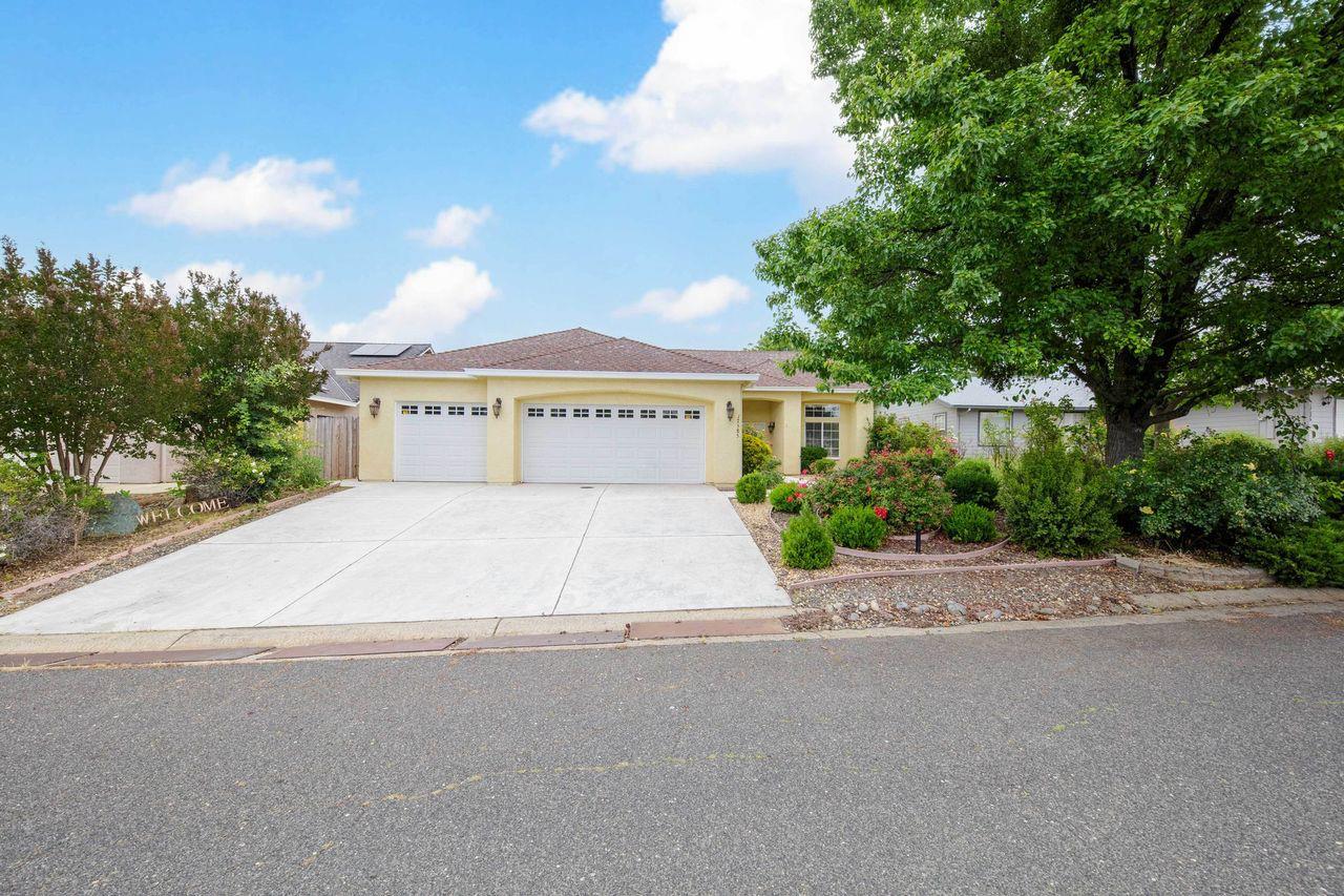 17585 Twin Oak Drive