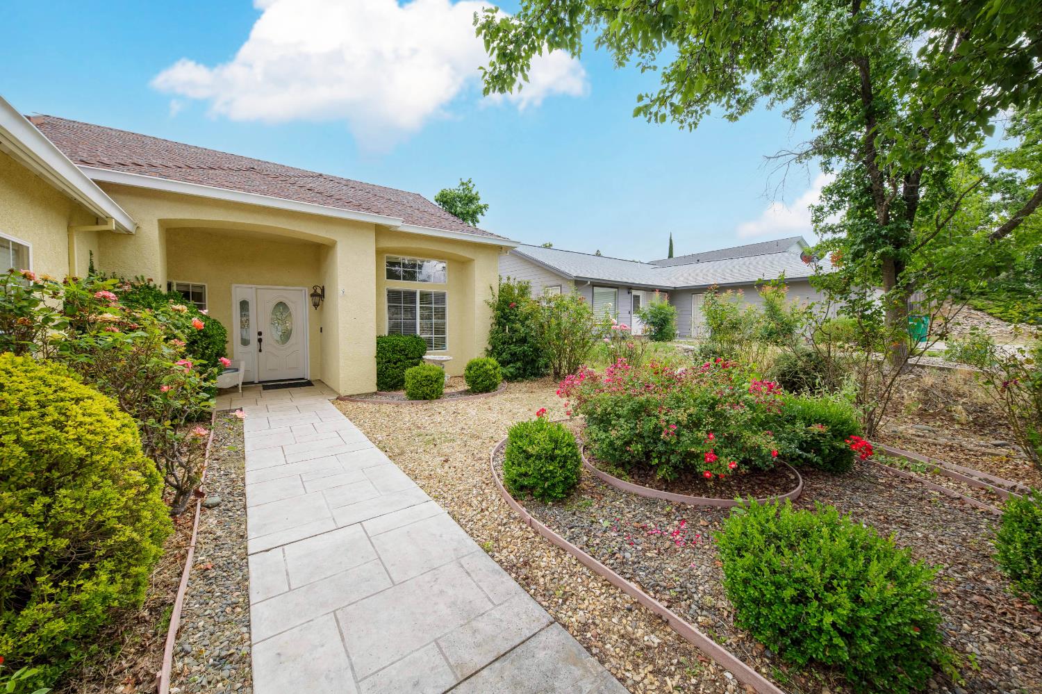 17585 Twin Oak Drive