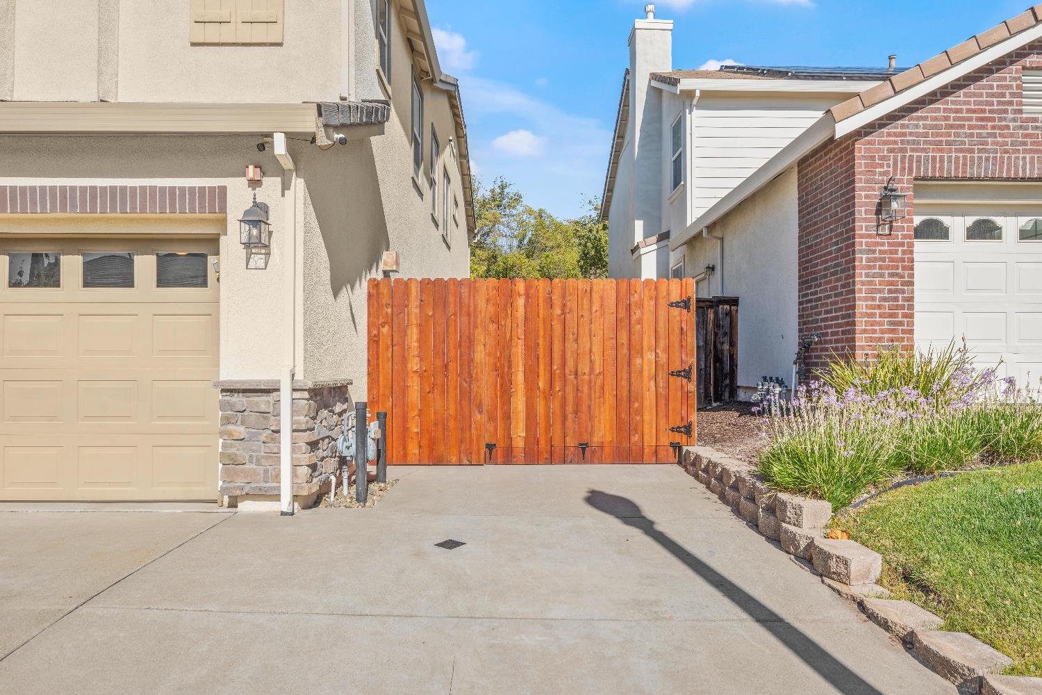 2208 Mount Errigal Lane