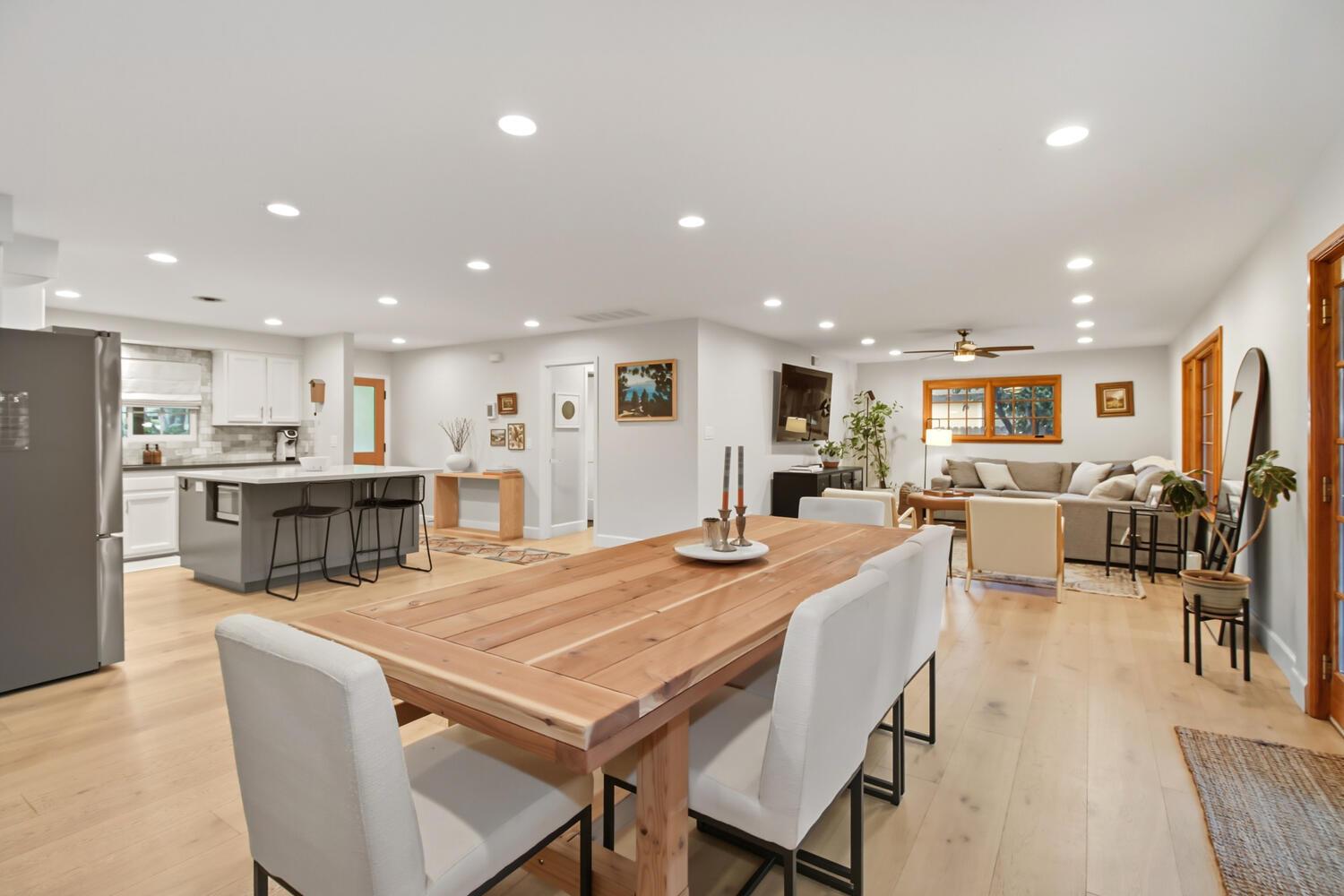 2016 Santa Lucia Way