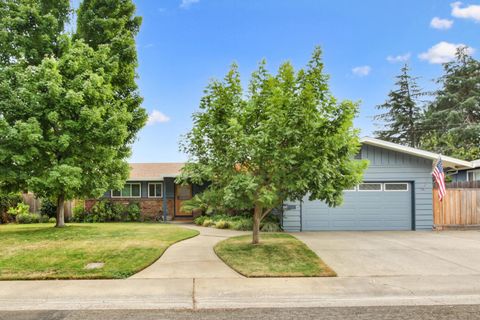 2016 Santa Lucia Way Carmichael CA 95608