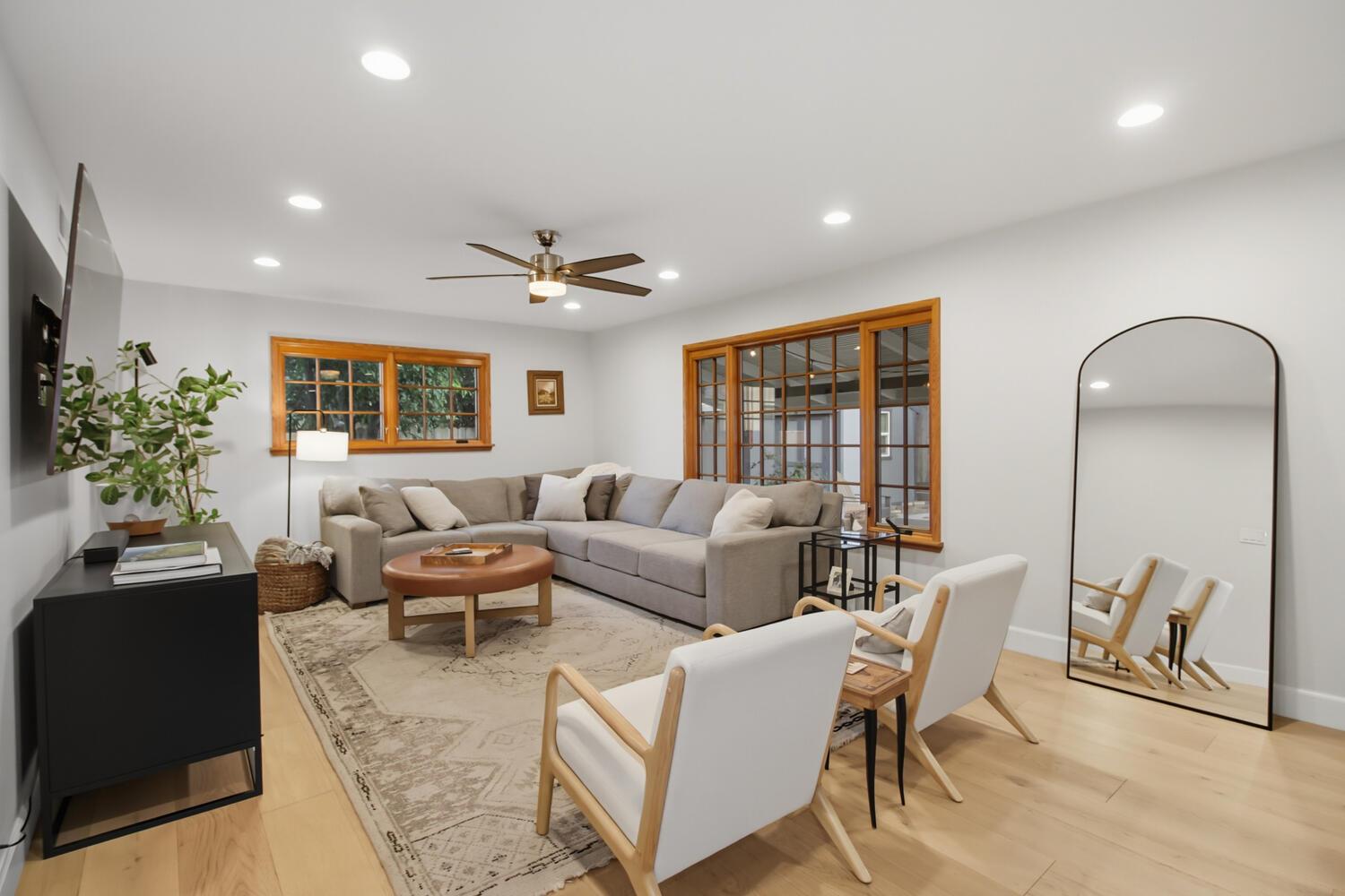 2016 Santa Lucia Way