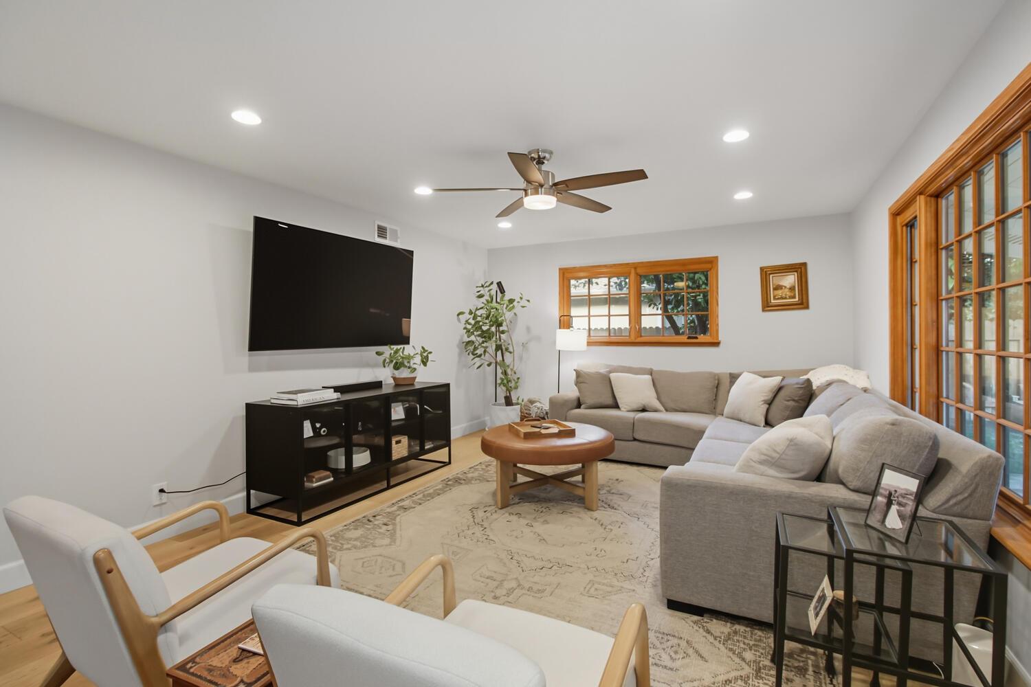 2016 Santa Lucia Way