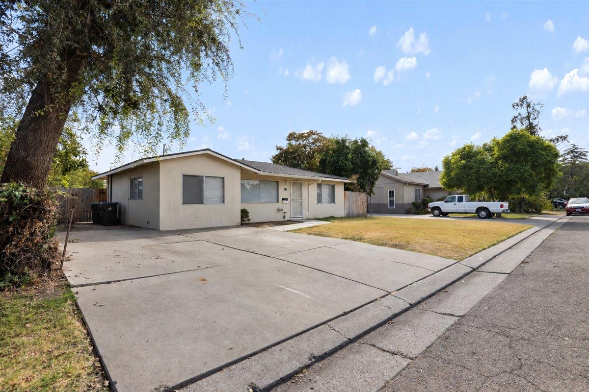 324 W Pearl Avenue