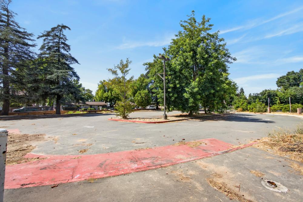 2830 Lacy Lane