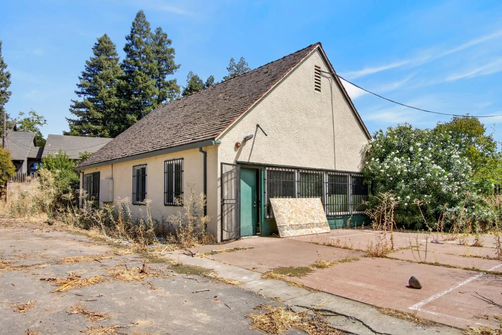 2830 Lacy Lane