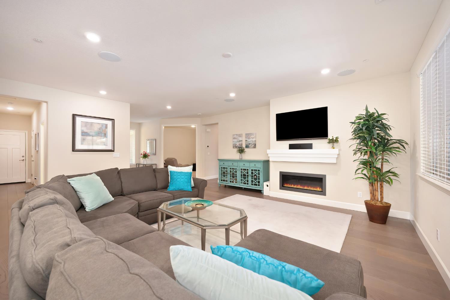 208 Valentino Court