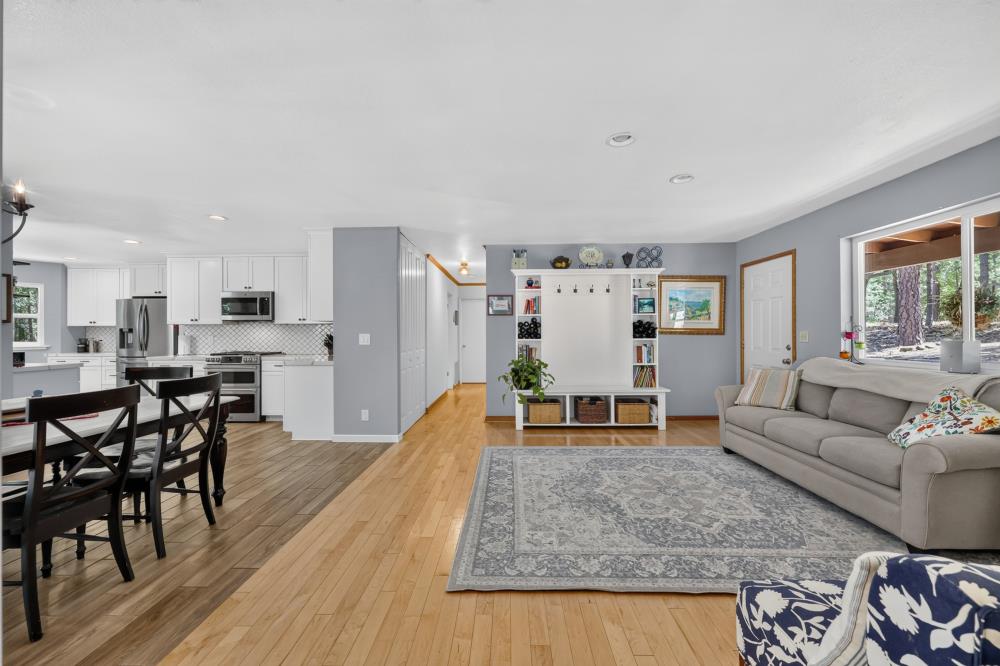 1615 Cantrell Lane