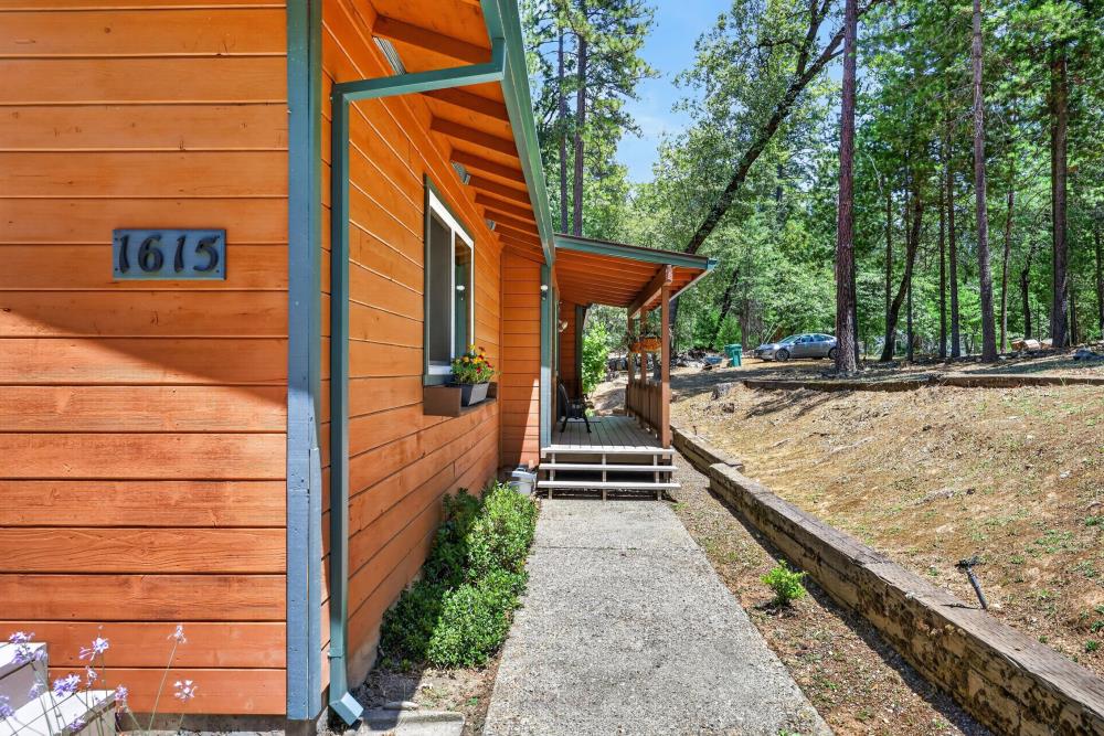 1615 Cantrell Lane