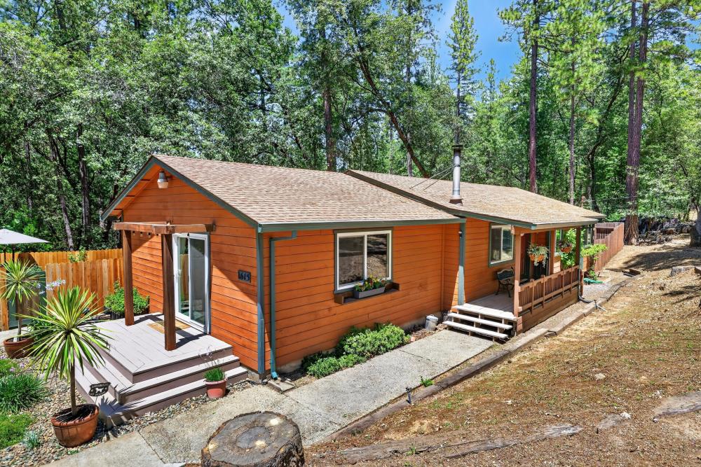 1615 Cantrell Lane