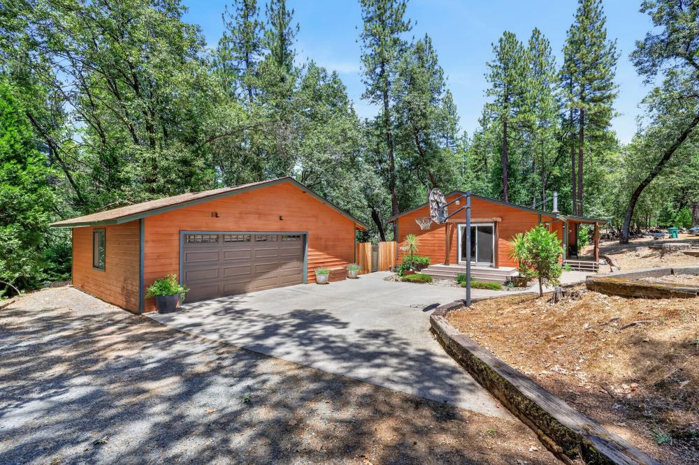 1615 Cantrell Lane