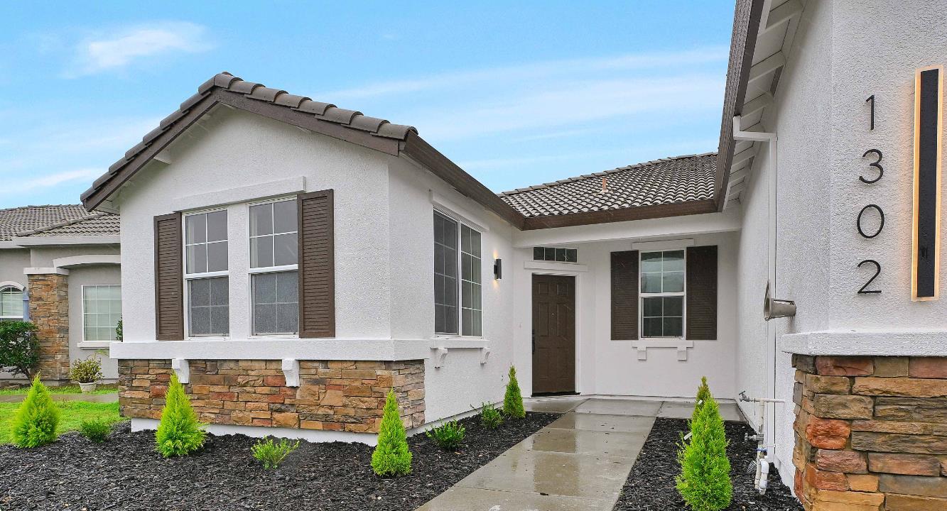 1302 Amaranth Street