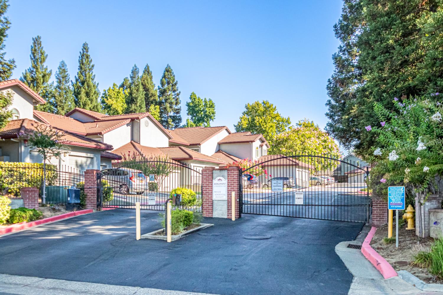 4840 Dover Lane 406