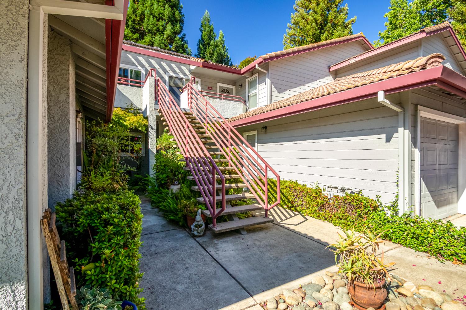 4840 Dover Lane 406