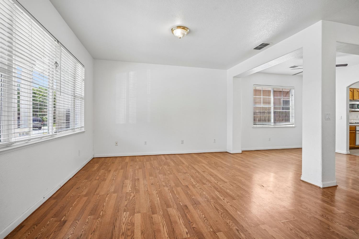 3959 Leslie Court