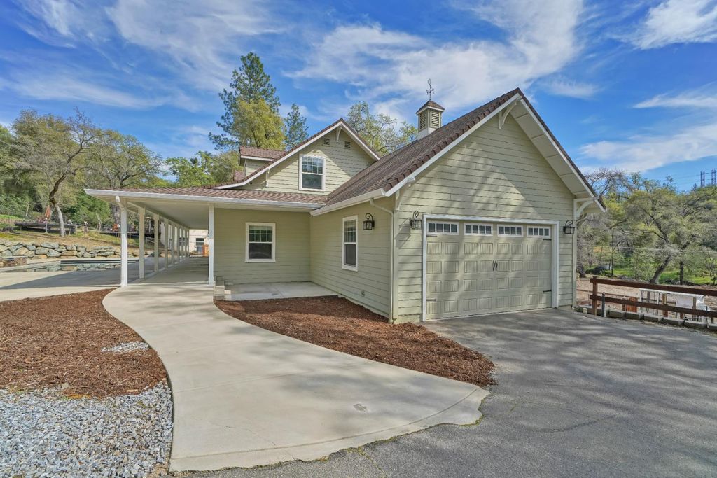 Photo of 1988 Cold Springs Road, Placerville, CA 95667 (MLS # 226033527)