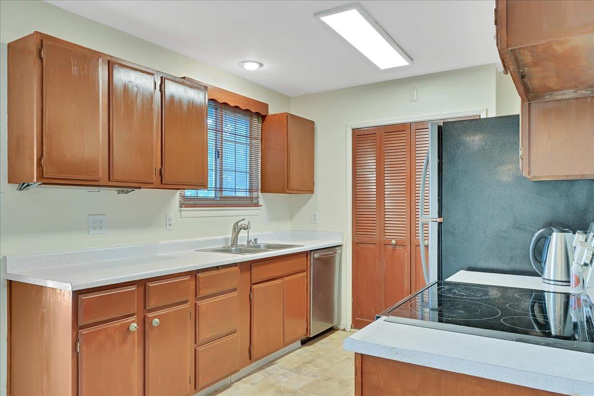 2112 Ethan Way