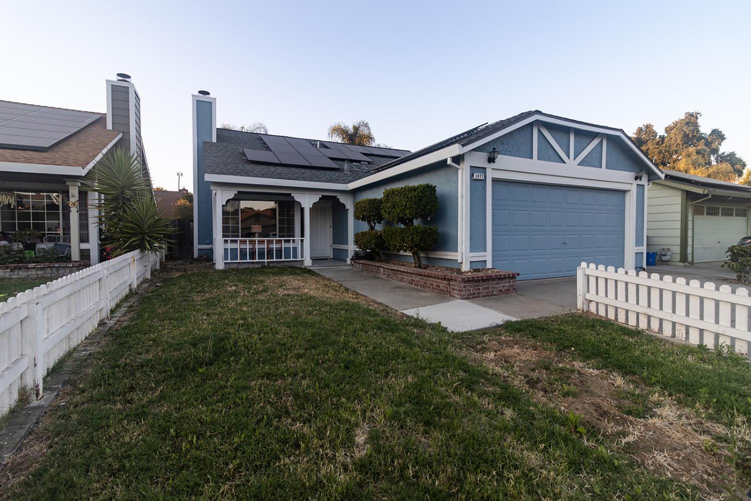 1377 Leo Way