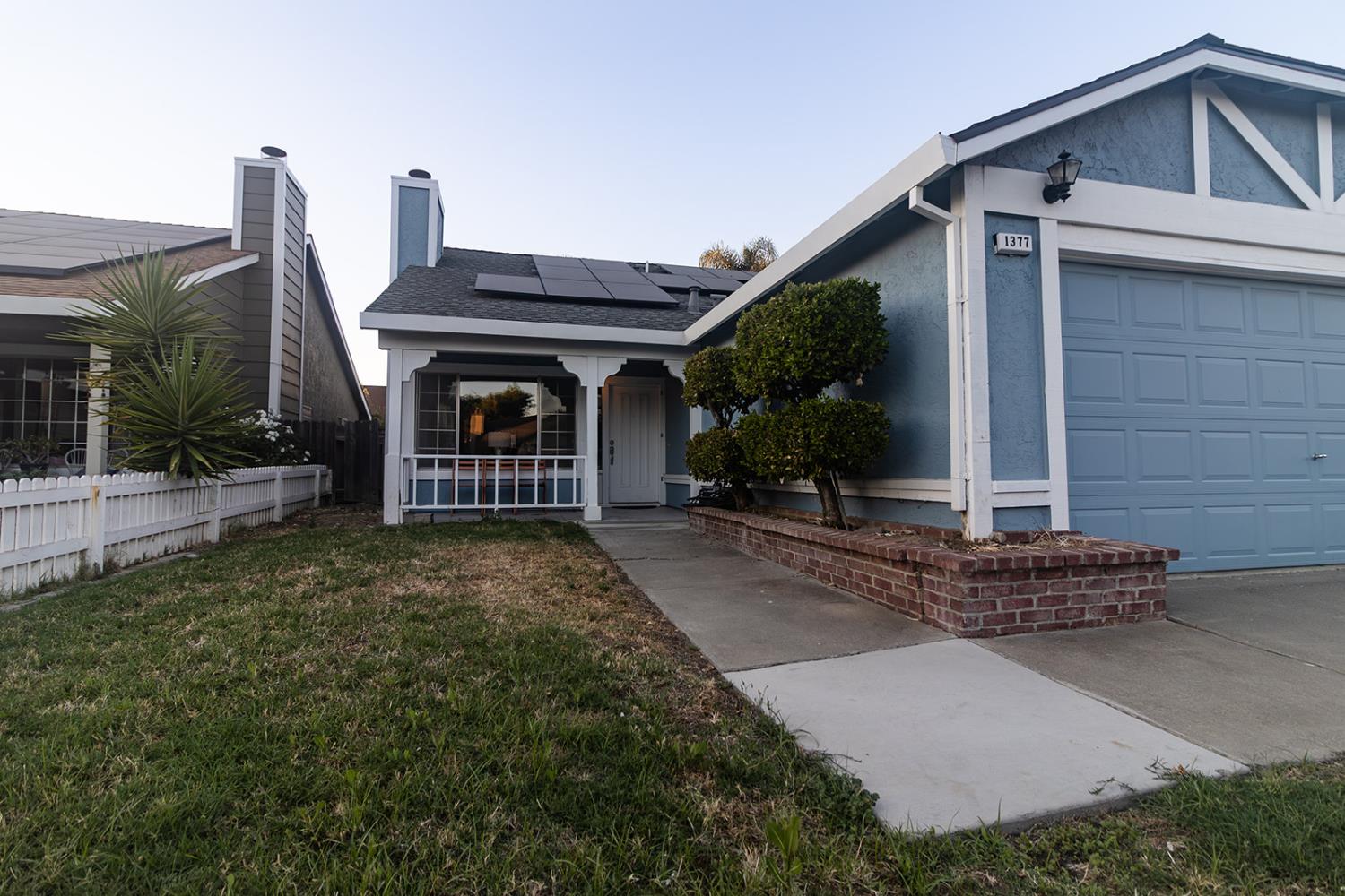 1377 Leo Way