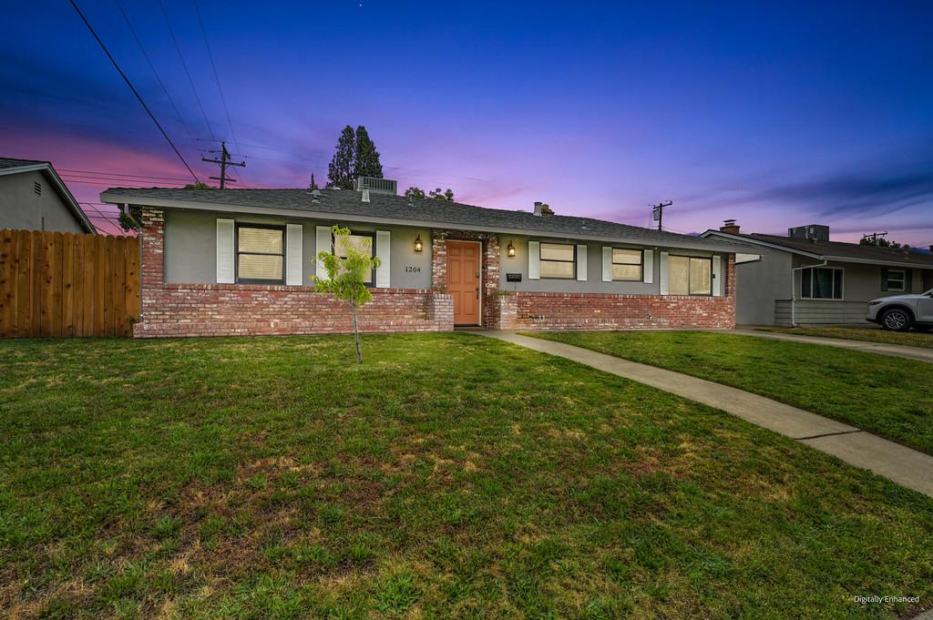 1204 Shadowglen Road