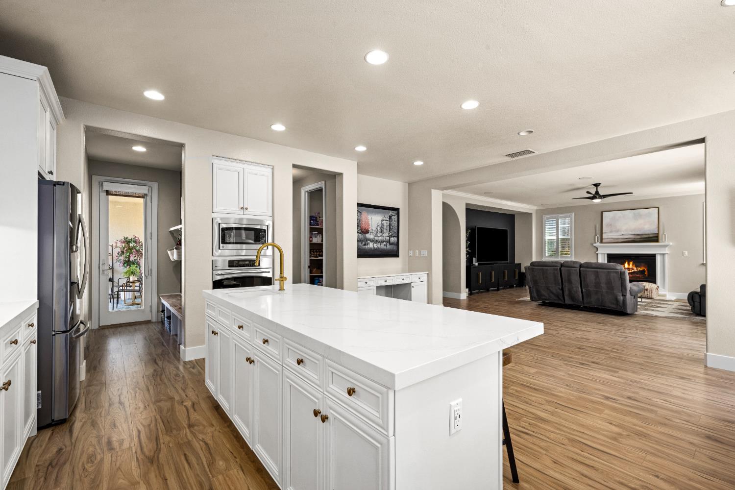 3185 River Bank Court