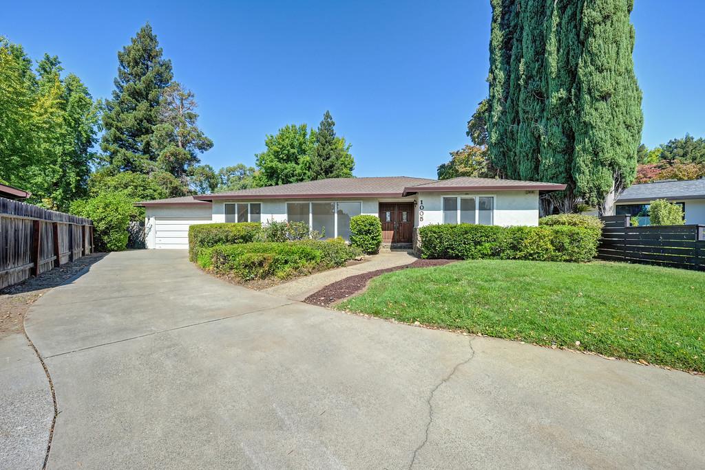 1005 Friars Court