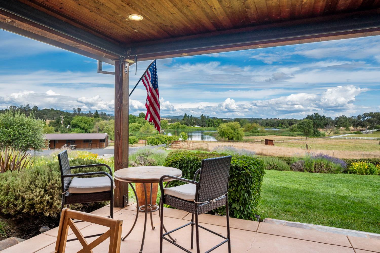 1416 Lakeside Drive