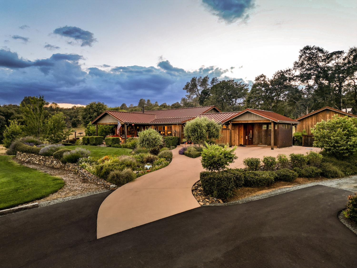 1416 Lakeside Drive