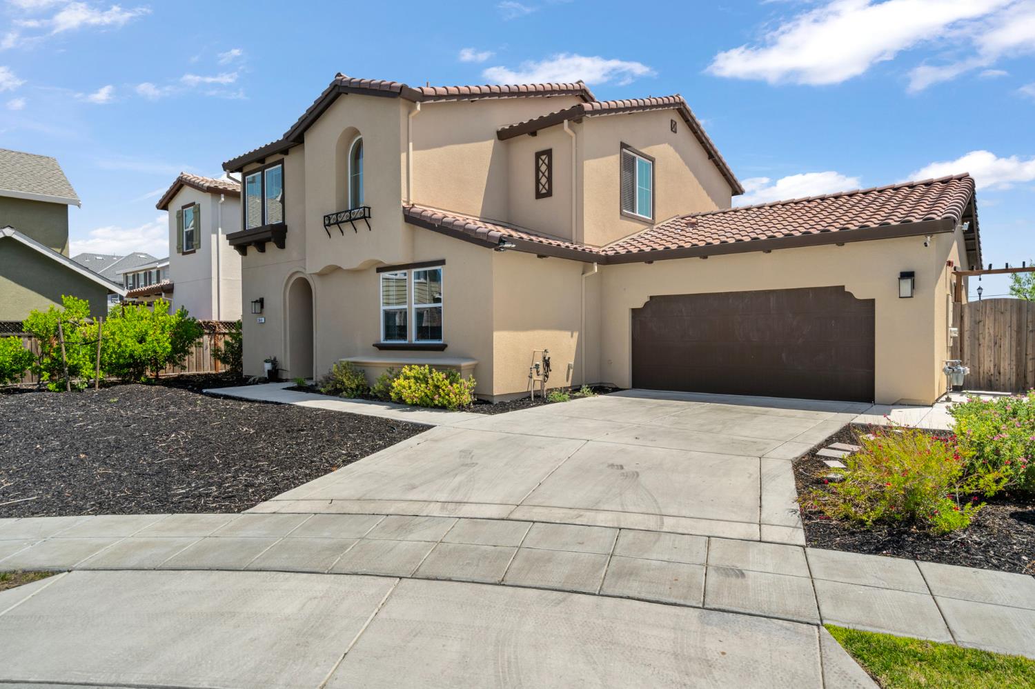 344 W Hopkins Court