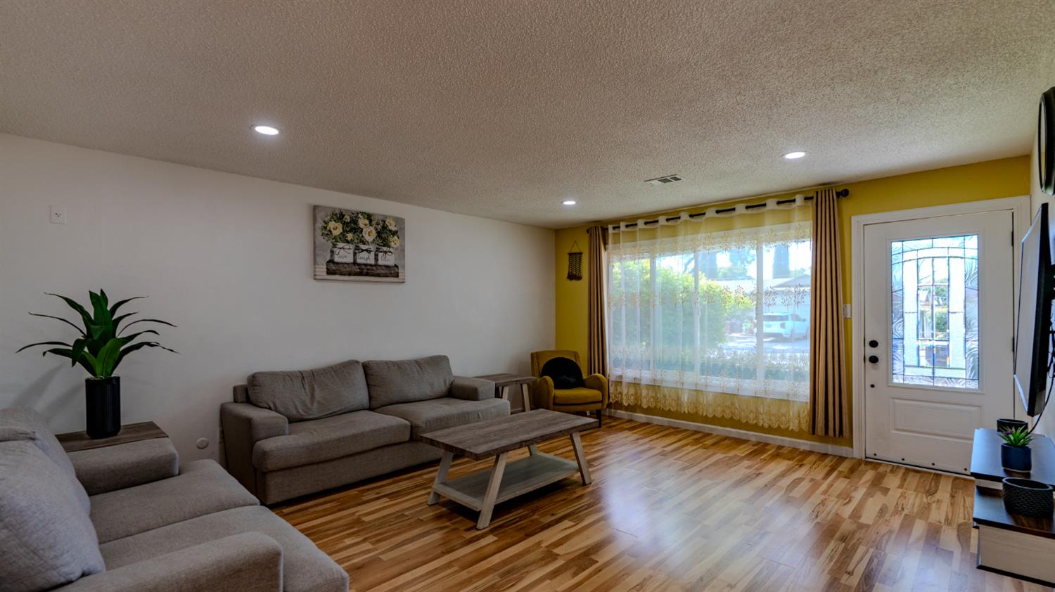 1601 Carnation Court