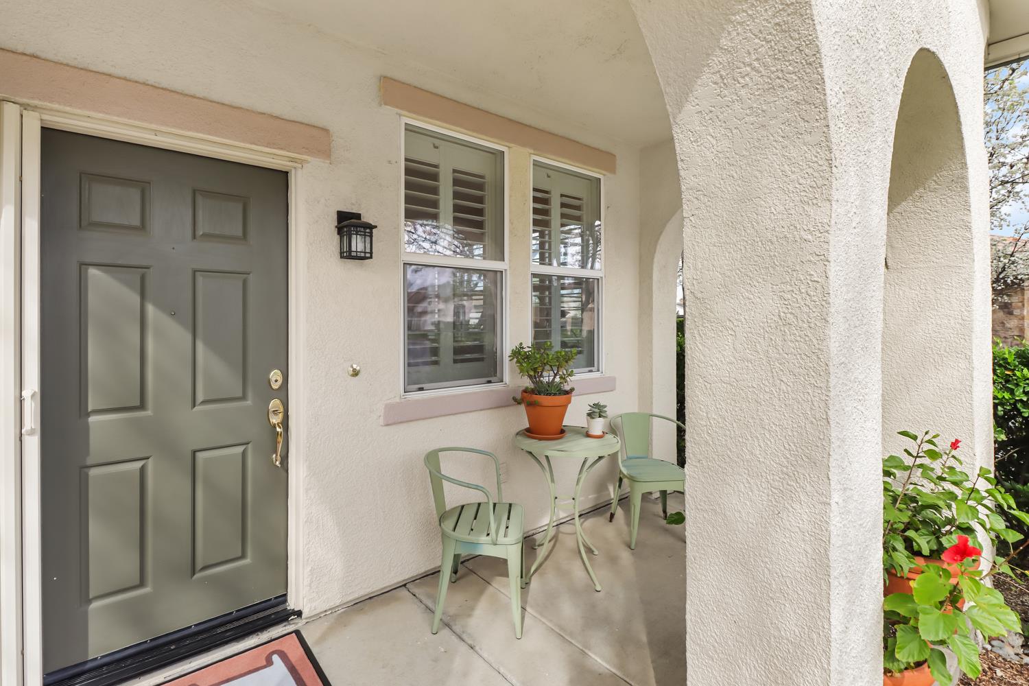 220 N Mill Valley Circle