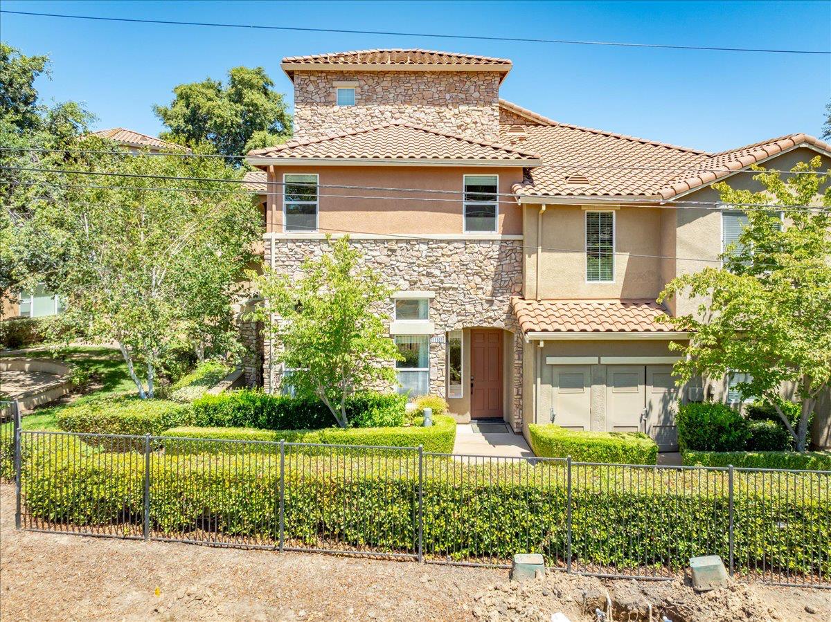 2580 W El Camino Avenue 11101