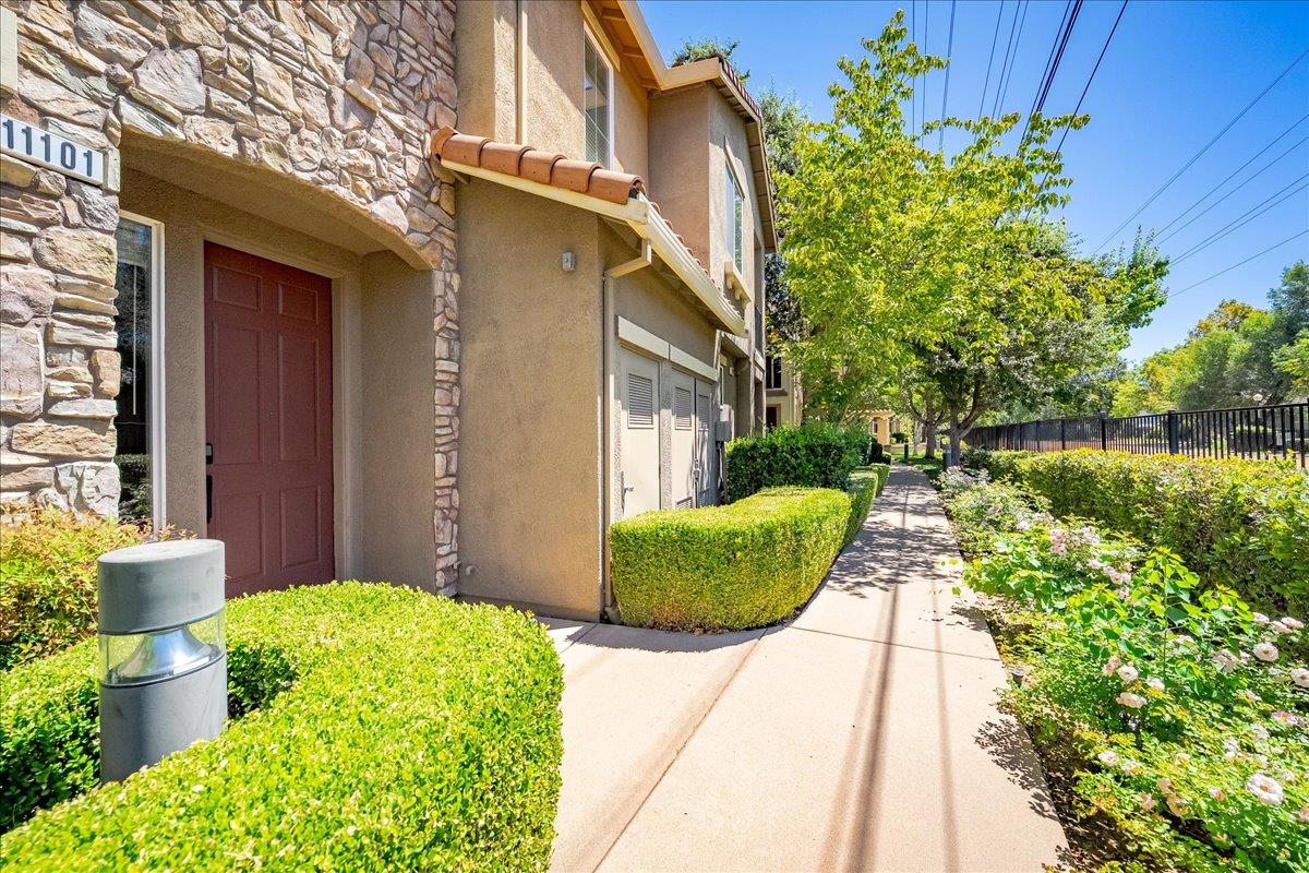 2580 W El Camino Avenue 11101