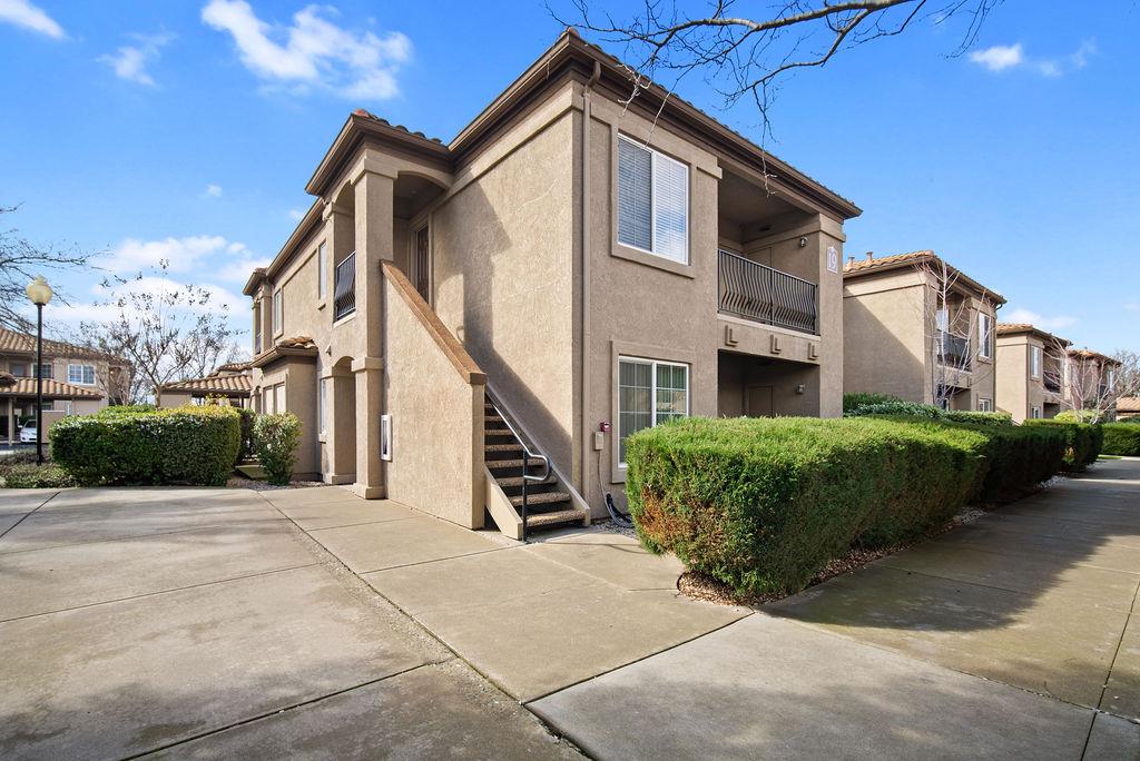 4200 E Commerce Way 1922