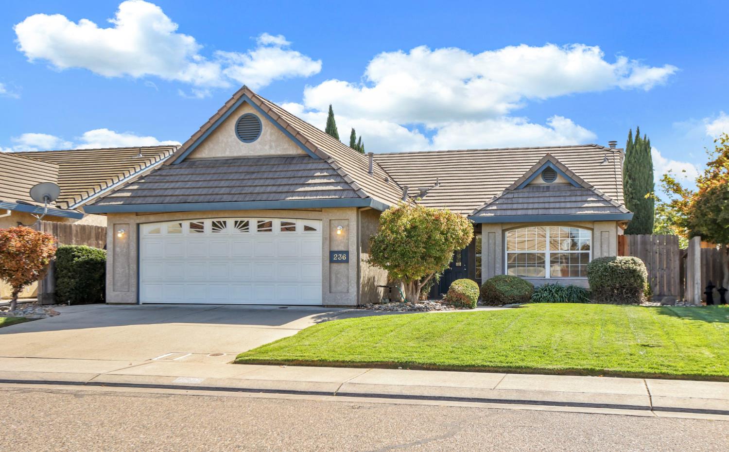 236 Dunsmuir
